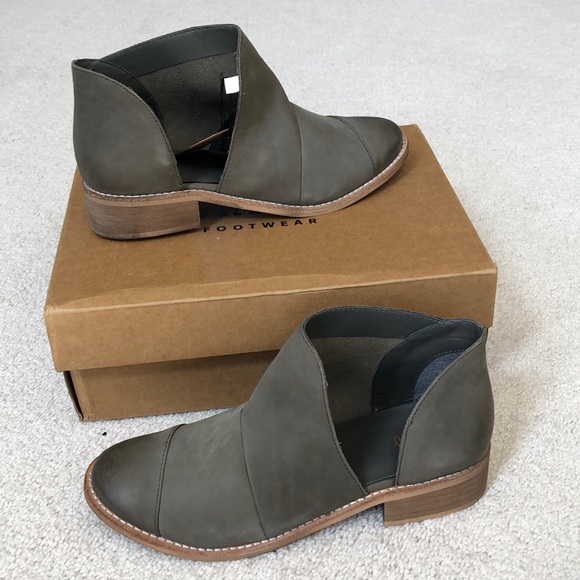 Crevo Shoes - NWB Crevo Coralie Ankle Boot